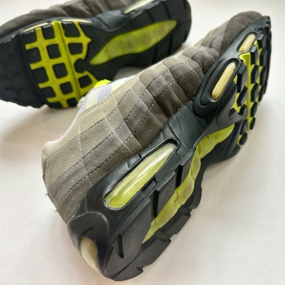 Nike Air Max 95 OG Neon - Picture 3 of 5